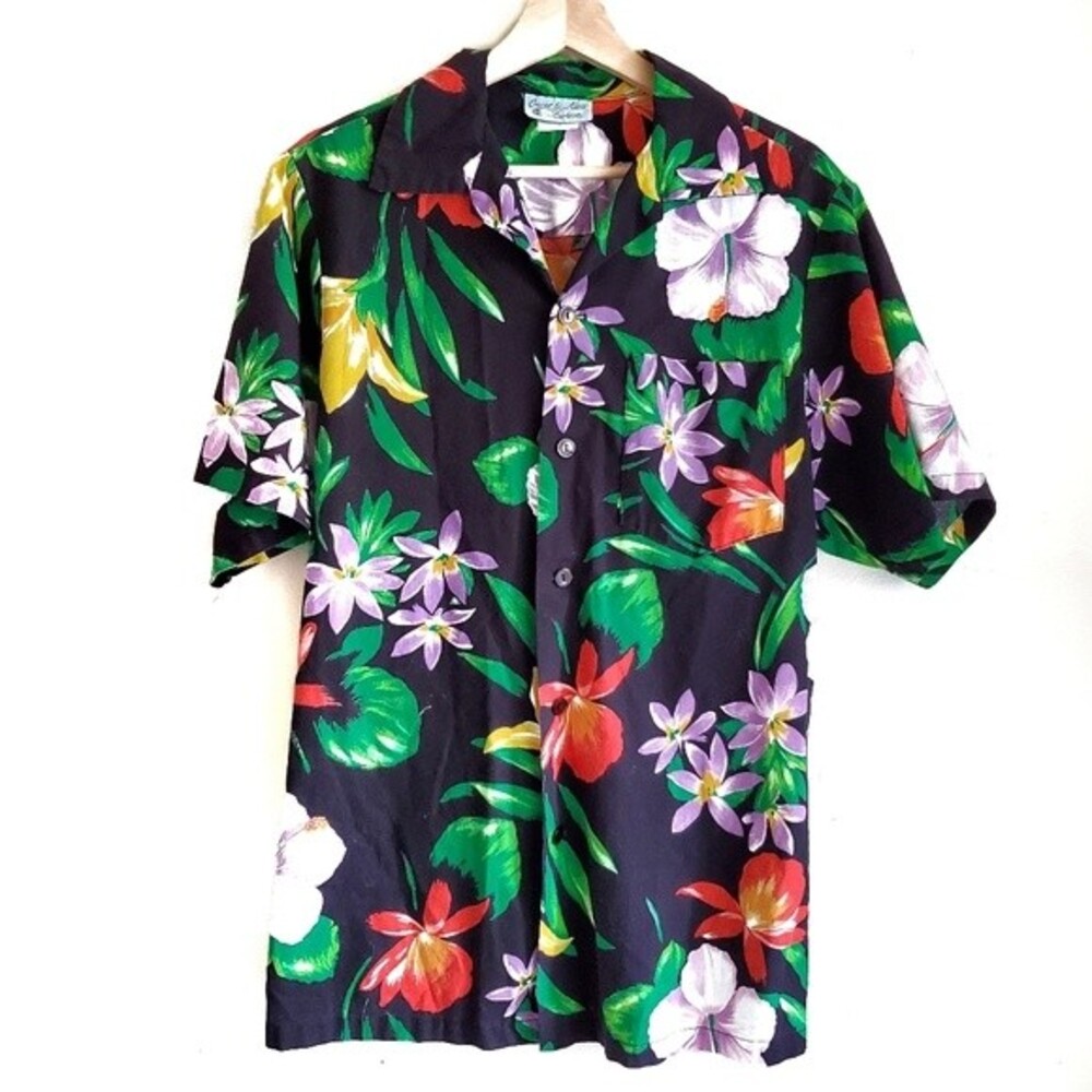 Vintage 90s Single Stitch short sleeve button up Hawaiian Hibiscus Shirt Med.
